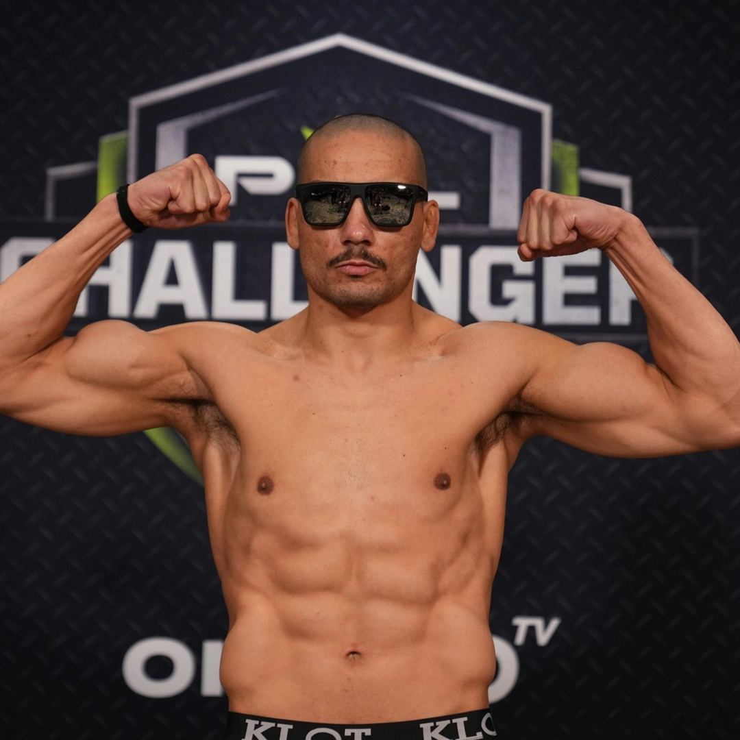 Carlos Leal The lion
