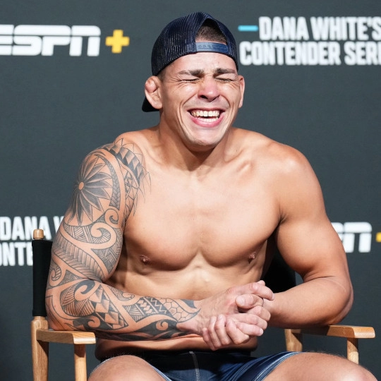 Brad Tavares 