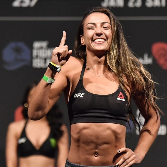 Amanda Ribas 