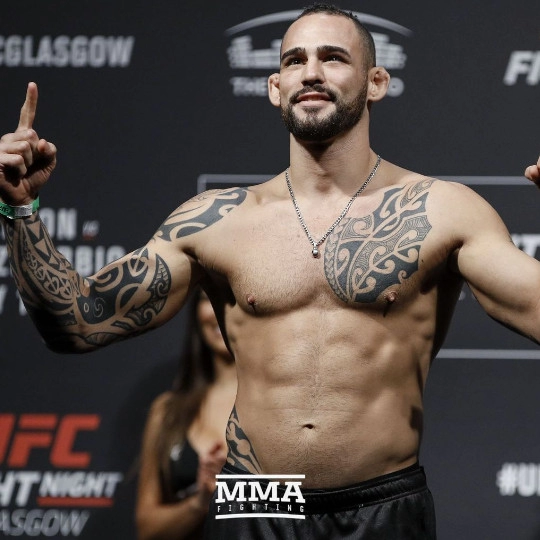 Santiago Ponzinibbio Argentine Dagger