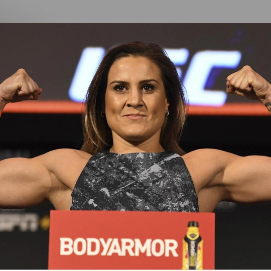 Jennifer Maia 