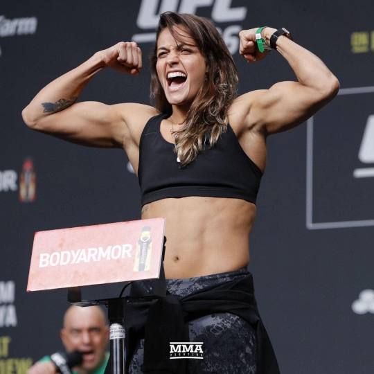Poliana Botelho 