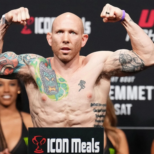 Josh Emmett 
