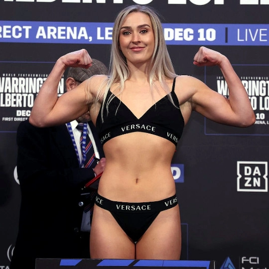Rhiannon Dixon 
