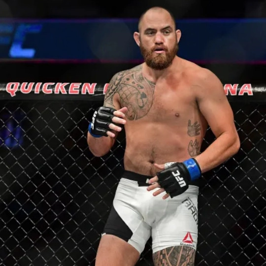 Travis Browne Hapa