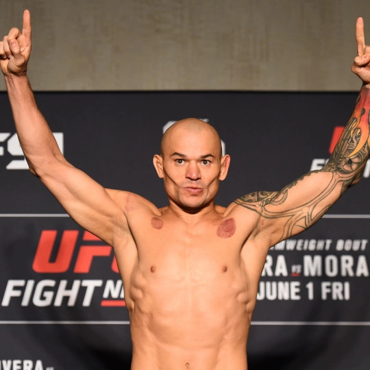 Gleison Tibau 