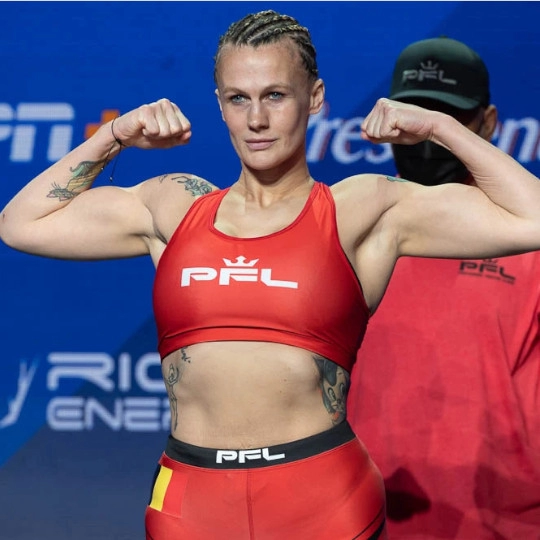 Cindy Dandois Battlecat
