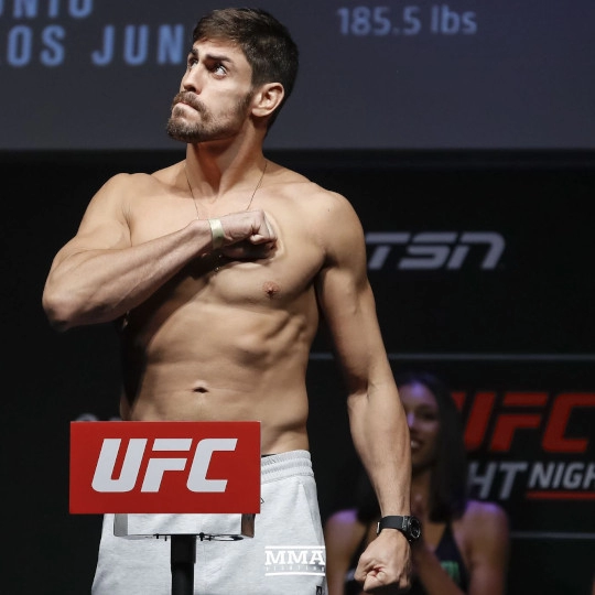 Antonio Carlos Jr. Shoeface